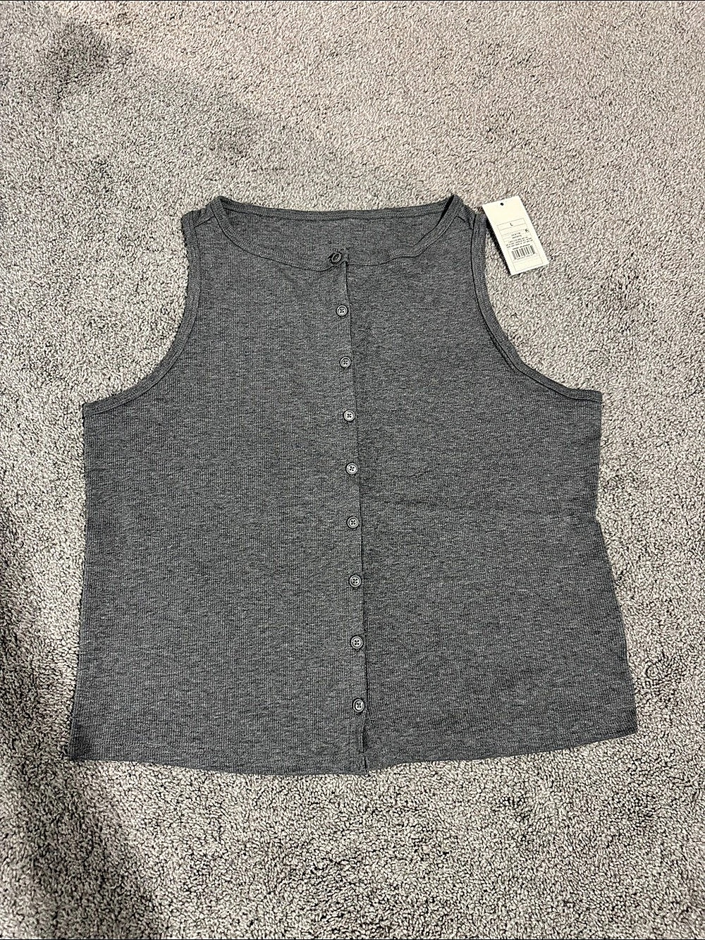 Universal Thread Gray Button Front Tank Top